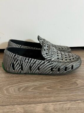 Floafers X Crayola Little Kids Size 1 Blackish Grey Slip On Water Outdoors